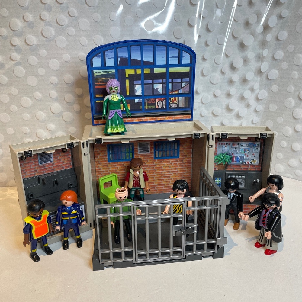👀2/$20-Playmobil City Action 5421 My Secret Play Box - 👮‍♂️Police Station